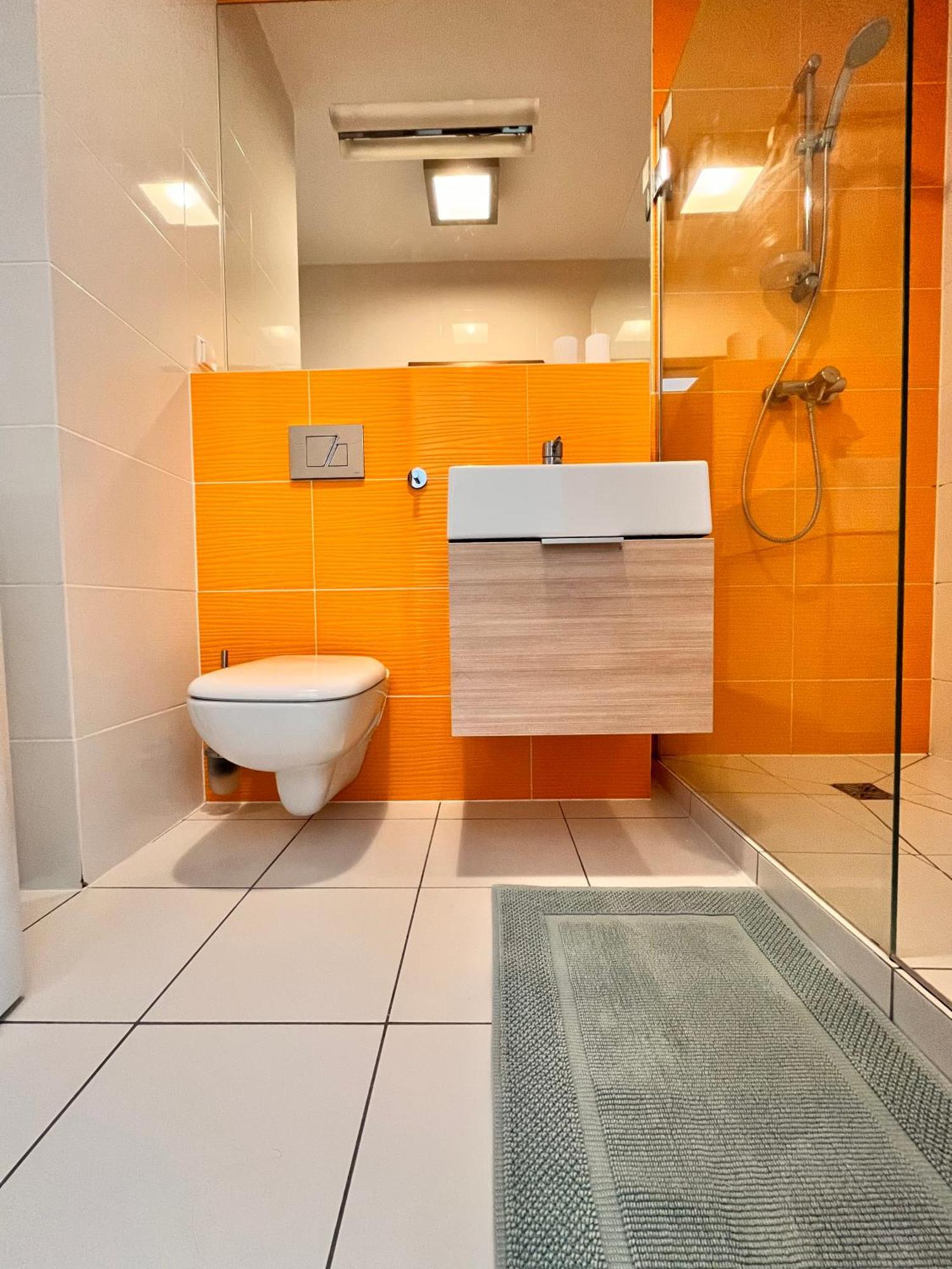 Mercury Two-Bedroom Apartment & Parking Свиноуйсьце Экстерьер фото